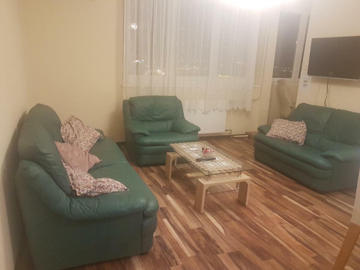 Vegas Zuglo Budapest Luaran gambar